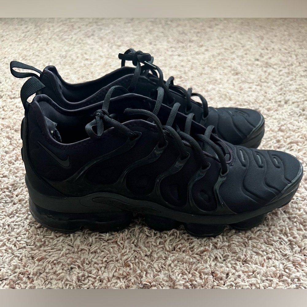 Nike Men's Black VaporMax Plus